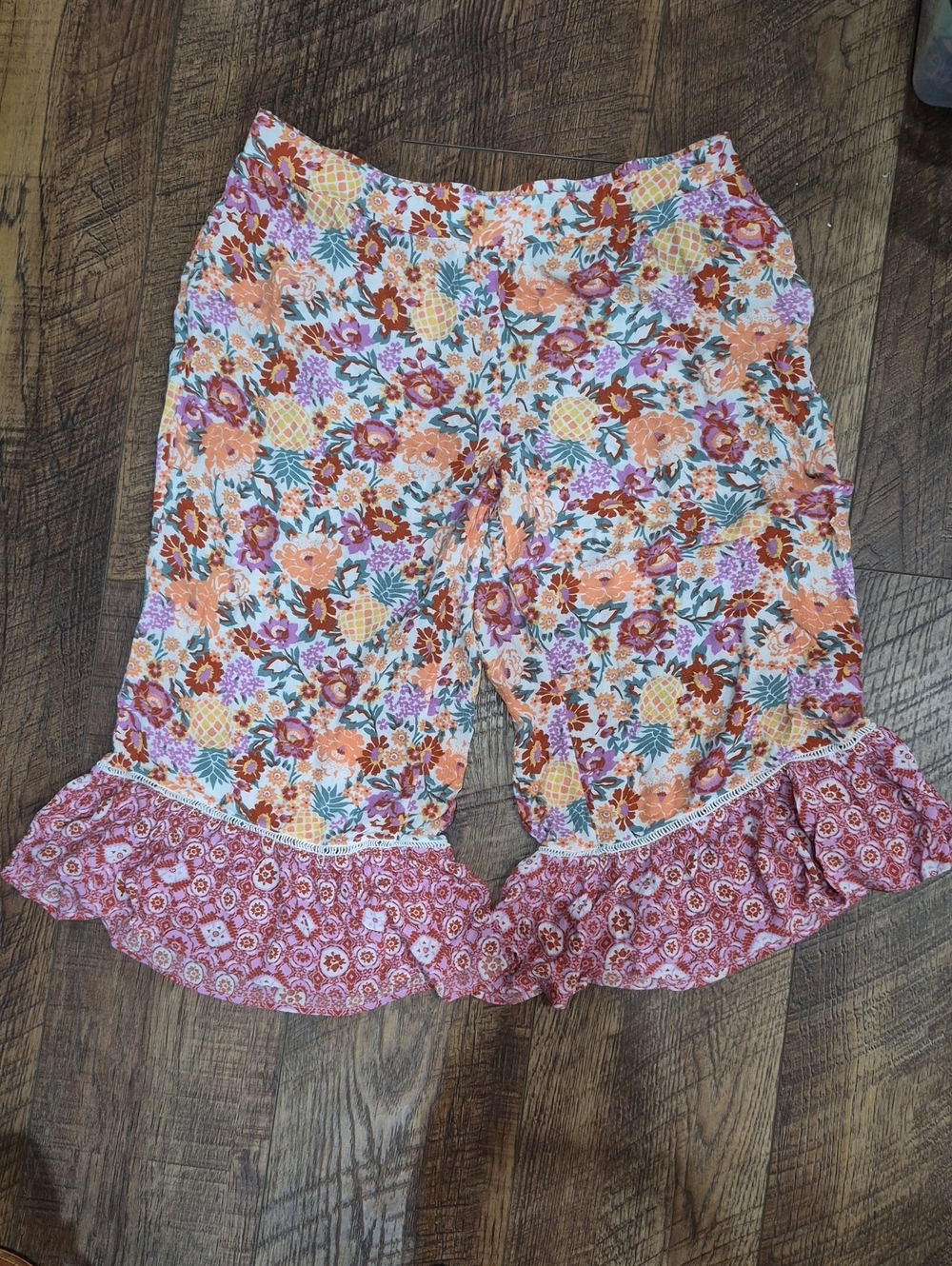 Women's Bohemian Cato Capri Ruffled Pant Size 18/20 Or 2X